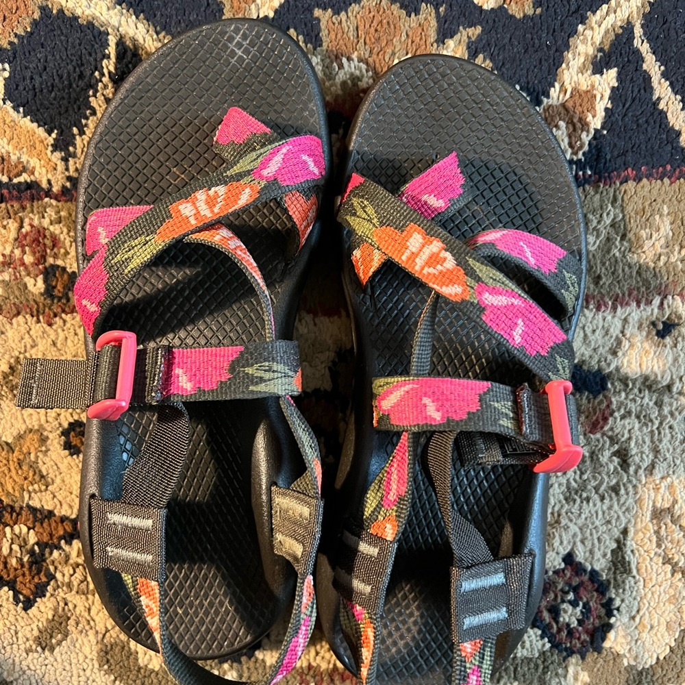 Chacos size 7 floral print
